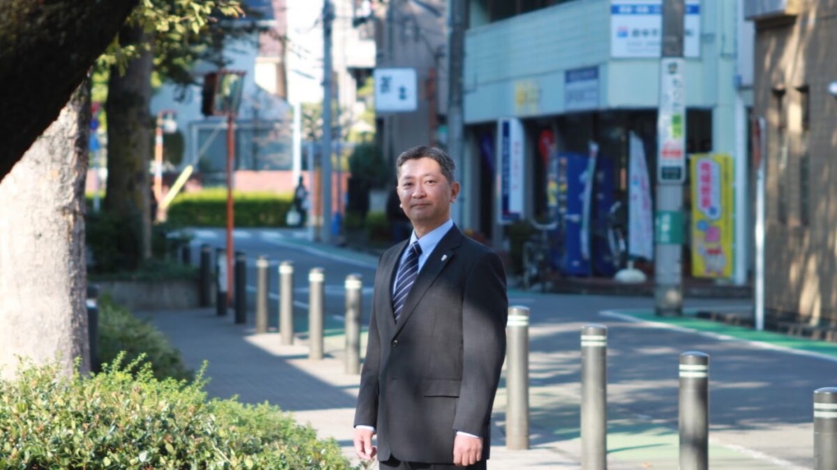 小さな不動産会社と、世界を駆けるライダー