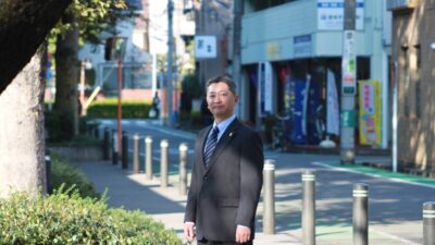 小さな不動産会社と、世界を駆けるライダー
