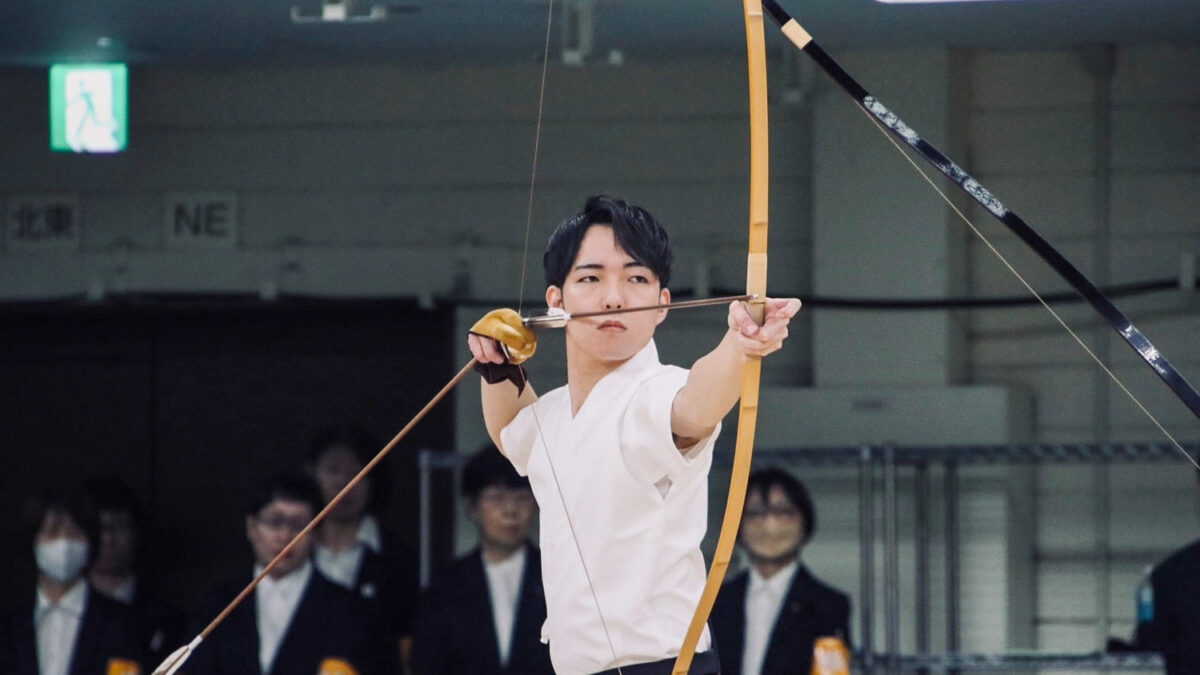 28歳、天皇盃最年少優勝。小越智就が証明した弓道の可能性