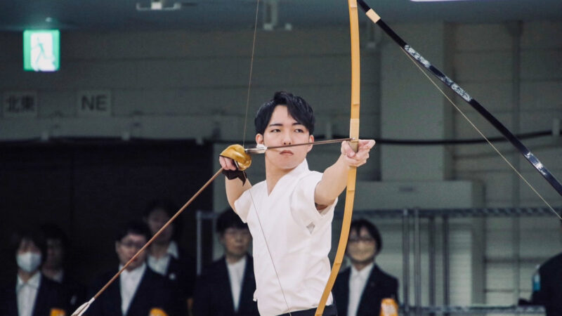 28歳、天皇盃最年少優勝。小越智就が証明した弓道の可能性